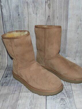 UGG Classic Short II Chestnut Suede/Sheepskin Boots Womens Size 8